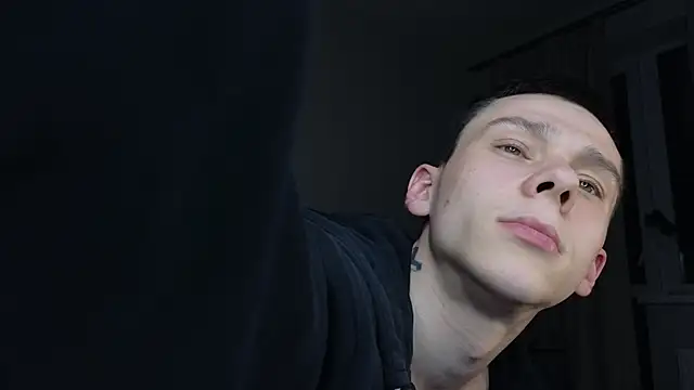 R1mmo   online show from October 19, 2025, 12:55 am