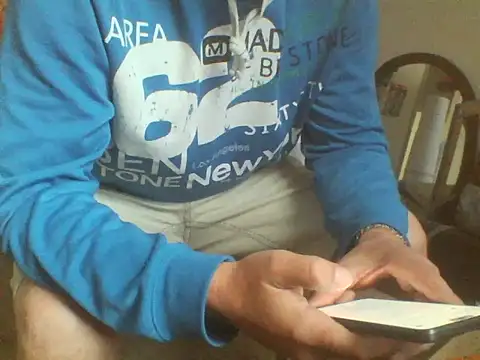 prcalek19 online show from October 15, 2025, 3:23 pm