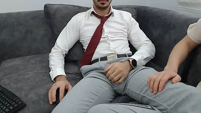 Naughtb0y online show from December 14, 2025, 9:36 am