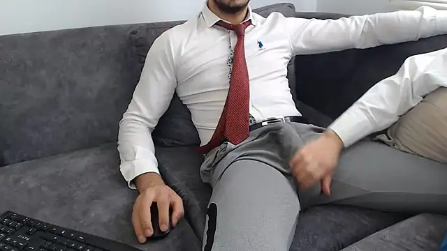 Snapshot of Naughtb0y chatting on July 10, 2026, 10:40 am Naughtb0y online show from July 10, 2026, 10:40 am
