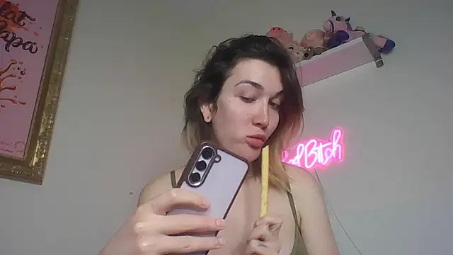 Icy  Diamond online show from September 24, 2025, 8:01 pm