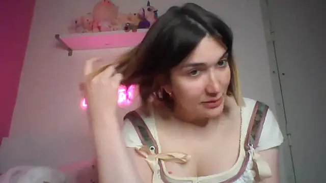 Icy  Diamond online show from April 22, 2026, 6:20 pm