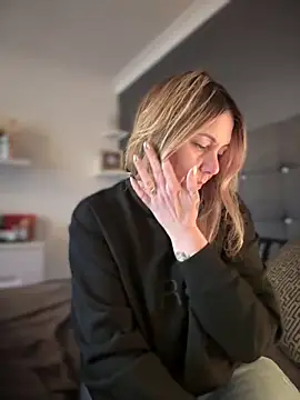 blondebitch2 online show from January 29, 2025, 3:04 pm