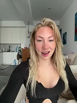 LuisaBecker online show from January 17, 2026, 10:31 am