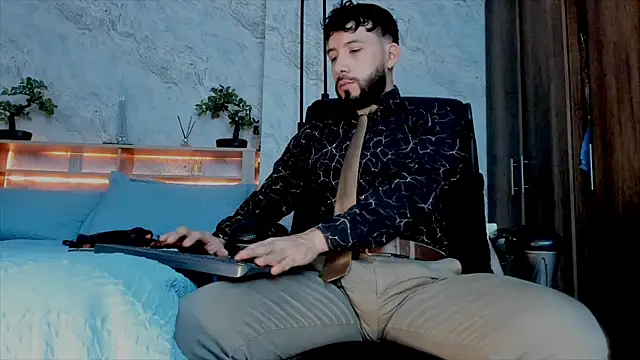 bruno woods online show from December 6, 2024, 1:51 am