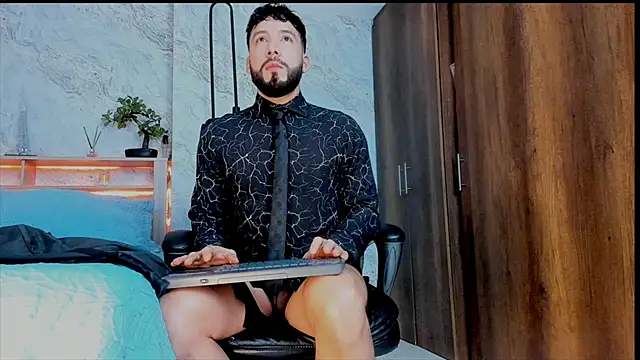 bruno woods online show from December 7, 2024, 1:03 am