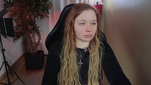 carolina elf online show from February 4, 2026, 5:35 am