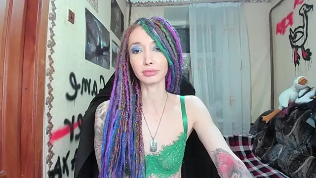 Snapshot of Roxy_Silver chatting on February 2, 2025, 9:56 pm Roxy Silver online show from February 2, 2025, 9:56 pm