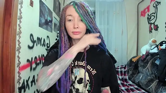 Snapshot of Roxy_Silver chatting on February 9, 2025, 1:33 am Roxy Silver online show from February 9, 2025, 1:33 am