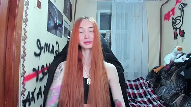 Snapshot of Roxy_Silver chatting on February 13, 2025, 9:06 pm Roxy Silver online show from February 13, 2025, 9:06 pm