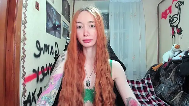 Snapshot of Roxy_Silver chatting on February 14, 2025, 7:12 pm Roxy Silver online show from February 14, 2025, 7:12 pm