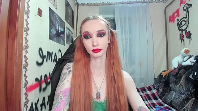 Snapshot of Roxy_Silver chatting on February 21, 2025, 1:00 am Roxy Silver online show from February 21, 2025, 1:00 am