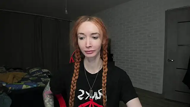 Snapshot of Roxy_Silver chatting on February 25, 2025, 1:52 am Roxy Silver online show from February 25, 2025, 1:52 am