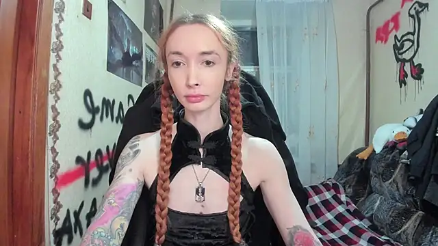 Snapshot of Roxy_Silver chatting on February 28, 2025, 7:25 pm Roxy Silver online show from February 28, 2025, 7:25 pm