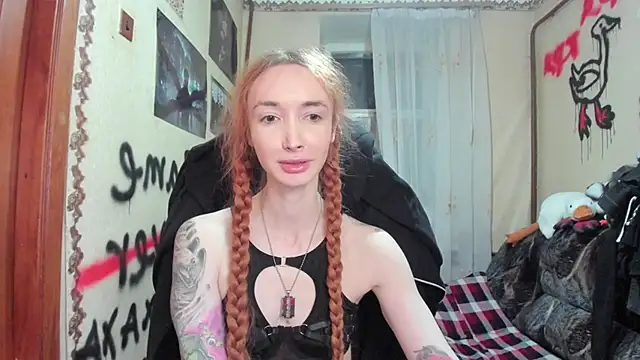 Snapshot of Roxy_Silver chatting on March 1, 2025, 11:04 pm Roxy Silver online show from March 1, 2025, 11:04 pm