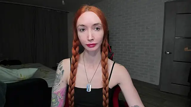 Snapshot of Roxy_Silver chatting on September 12, 2025, 9:04 pm Roxy Silver online show from September 12, 2025, 9:04 pm