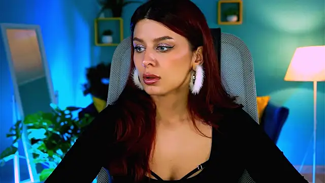 NicoleMun online show from December 17, 2025, 5:08 pm