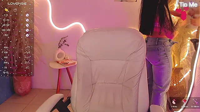 ViolettaHotLatin  online show from April 8, 2026, 12:05 pm