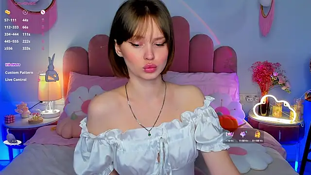 MaryLew online show from October 12, 2025, 5:28 am