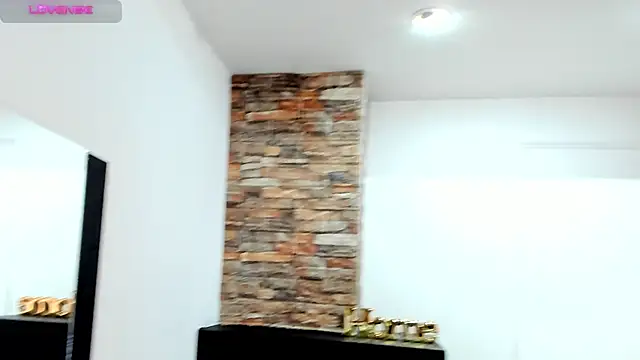  AlejaCruz  online show from November 11, 2025, 7:25 pm