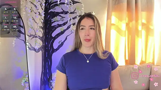 Snapshot of _AlejaCruz_ chatting on May 7, 2026, 7:30 pm AlejaCruz online show from May 7, 2026, 7:30 pm