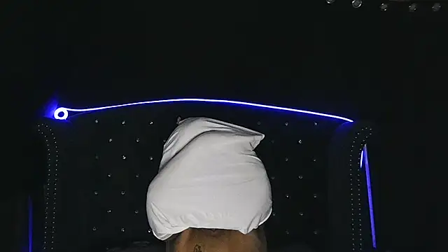 Snapshot of msyvette1970@xh chatting on March 13, 2025, 5:00 am msyvette1970xh online show from March 13, 2025, 5:00 am