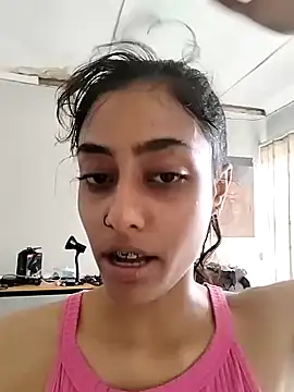 cleopatra-phaedra online show from December 10, 2024, 12:27 pm