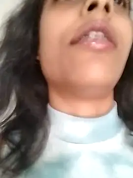 cleopatra-phaedra online show from January 8, 2025, 3:17 pm