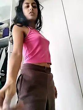 cleopatra-phaedra online show from November 12, 2025, 7:42 am