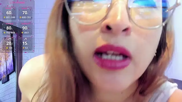  LaraMom  online show from October 22, 2025, 7:46 pm