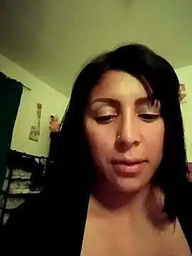 tiffani  love online show from October 17, 2025, 1:31 am