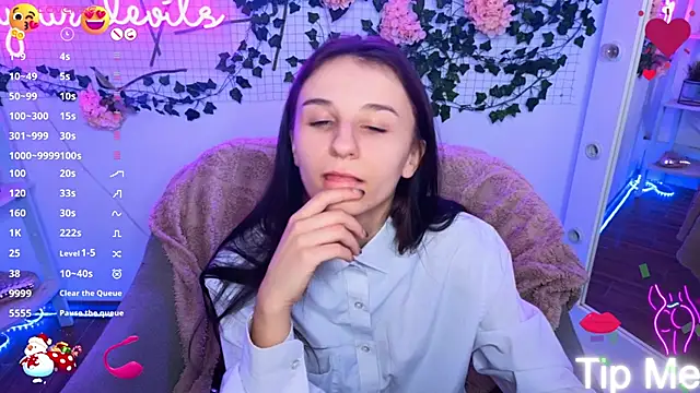 Snapshot of _Nika_Kik chatting on January 14, 2025, 4:50 pm Nika Kik online show from January 14, 2025, 4:50 pm