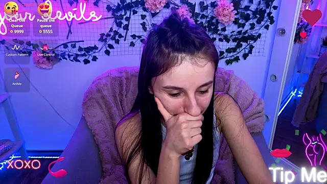 Snapshot of _Nika_Kik chatting on January 21, 2025, 6:02 pm Nika Kik online show from January 21, 2025, 6:02 pm