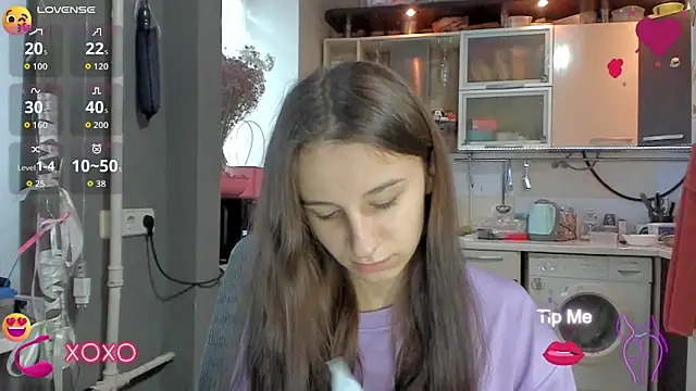 Snapshot of _Nika_Kik chatting on October 12, 2025, 8:13 am Nika Kik online show from October 12, 2025, 8:13 am