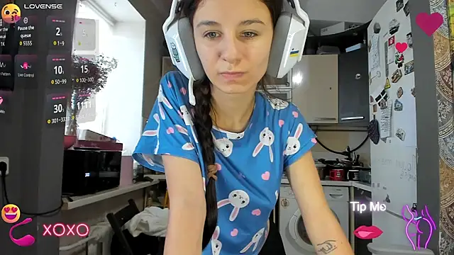 Snapshot of _Nika_Kik chatting on October 31, 2025, 12:17 pm Nika Kik online show from October 31, 2025, 12:17 pm