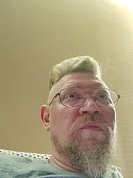 Pol1074 online show from April 19, 2026, 7:27 pm