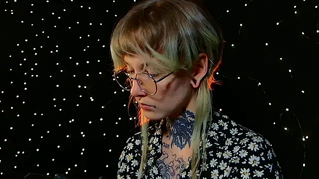 Littlespacemouse online show from December 22, 2024, 5:01 am