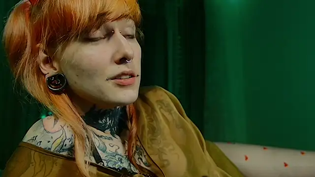 Littlespacemouse online show from February 14, 2025, 8:05 pm