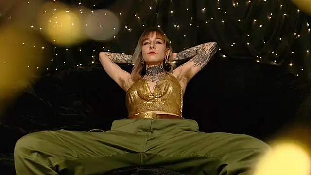 Littlespacemouse online show from October 27, 2025, 5:50 pm