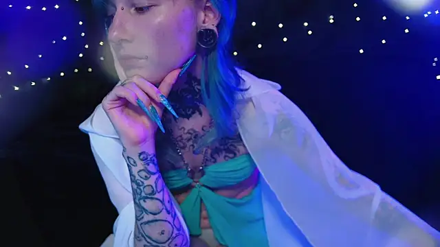 Littlespacemouse online show from November 21, 2025, 5:11 pm