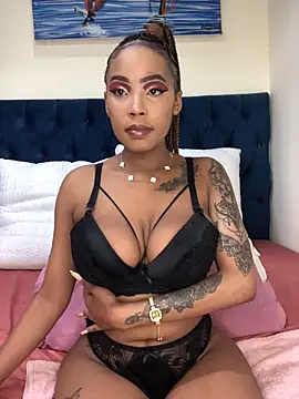 Snapshot of Nicole_Liam_ chatting on September 20, 2025, 12:00 am Nicole Liam online show from September 20, 2025, 12:00 am