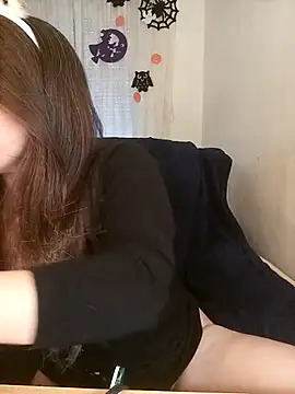 Kimiechanuwu online show from October 28, 2025, 4:31 pm