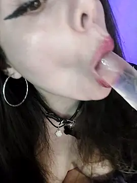 Kimiechanuwu online show from February 7, 2026, 3:38 pm