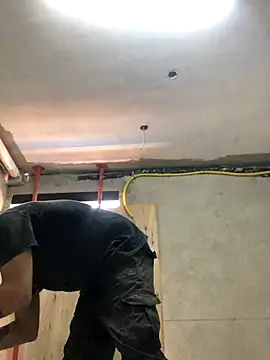 Edanvvv online show from September 29, 2025, 1:49 pm