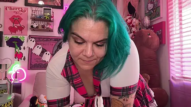 Snapshot of CherryBombBomb chatting on October 24, 2025, 7:10 pm CherryBombBomb online show from October 24, 2025, 7:10 pm