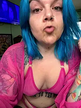 CherryBombBomb online show from January 7, 2026, 12:02 am