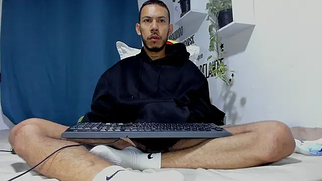 Aronxxs online show from February 25, 2026, 10:03 am