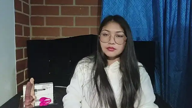 Caroll Luna online show from March 22, 2025, 11:53 pm