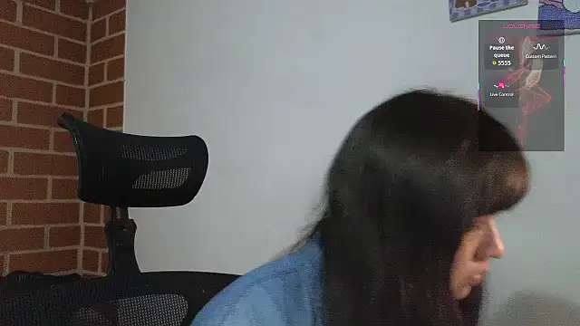 Caroll Luna online show from October 14, 2025, 1:50 am