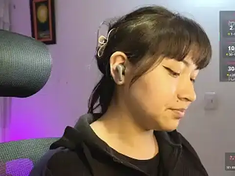 Caroll Luna online show from October 27, 2025, 3:54 am